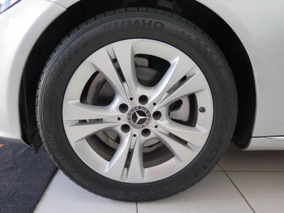 MERCEDES-BENZ C 180 1.6 CGI FLEX AVANTGARDE 9G-TRONIC MERCEDES-BENZ C 180 1.6 CGI FLEX AVANTGARDE 9G-TRONIC